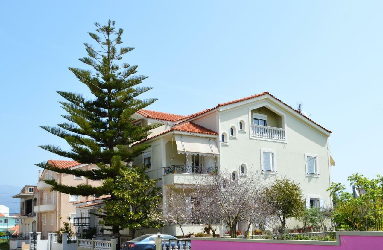 Araucaria Home Lixouri Exterior foto
